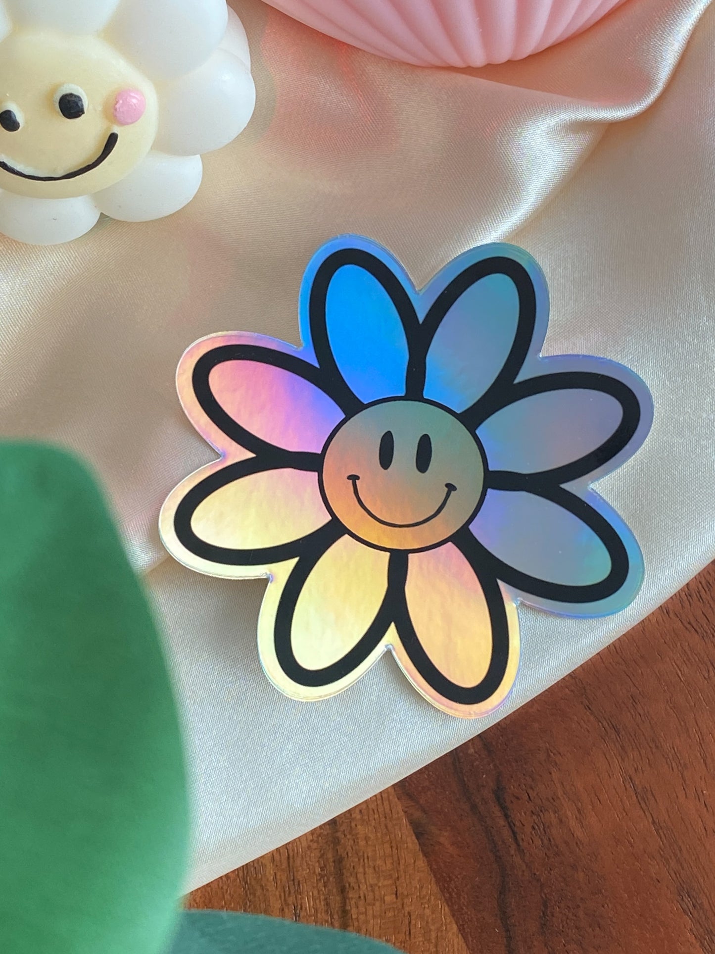 HOLOGRAPHIC DAISY STICKER